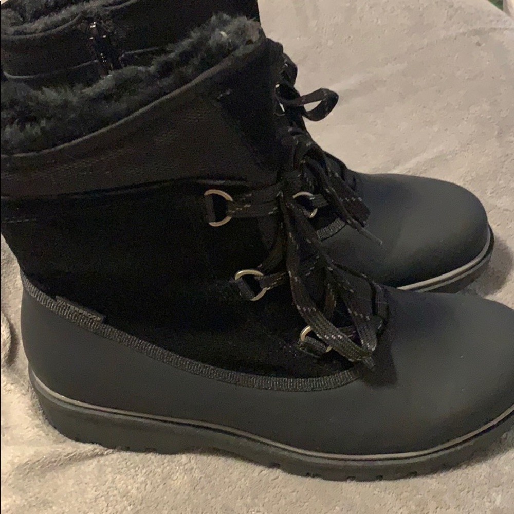 NWOT Women’s Baretraps Boot